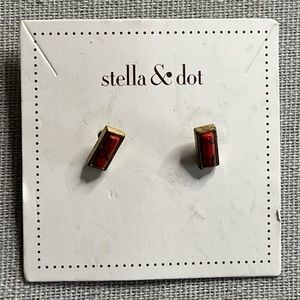 Stella & Dot DEJA VU RED STONE STUDS